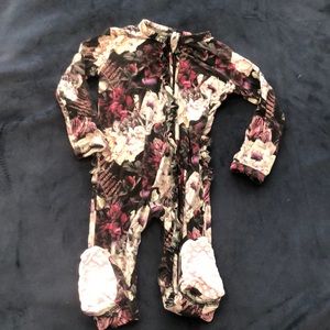Little Bum Bums ruffled zippered footie